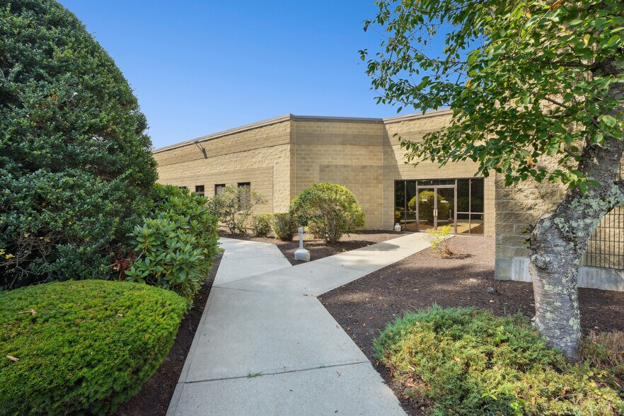 More Photos Of 16 Esquire Rd, North Billerica Research And Development For Lease