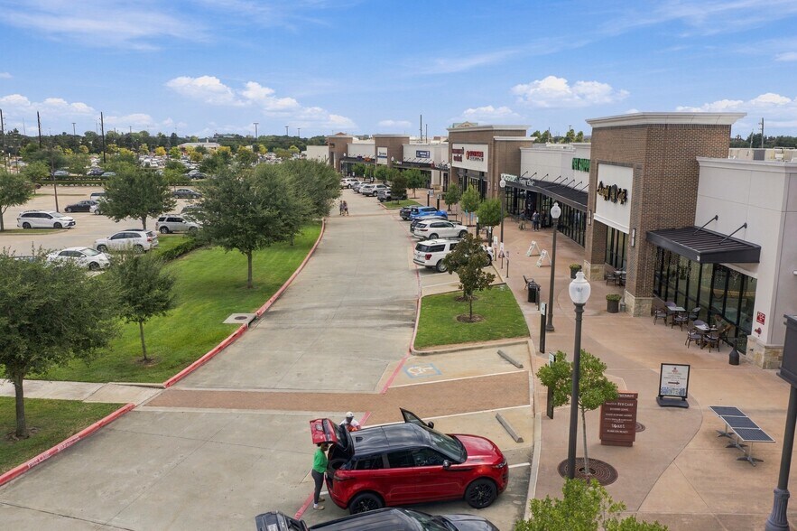 More Photos Of 350 Promenade Way, Sugar Land General Retail For Sale