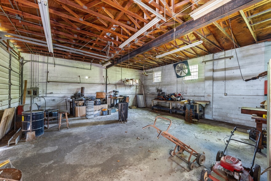 More Photos Of 7262 Lem Turner Rd, Jacksonville Auto Repair For Sale