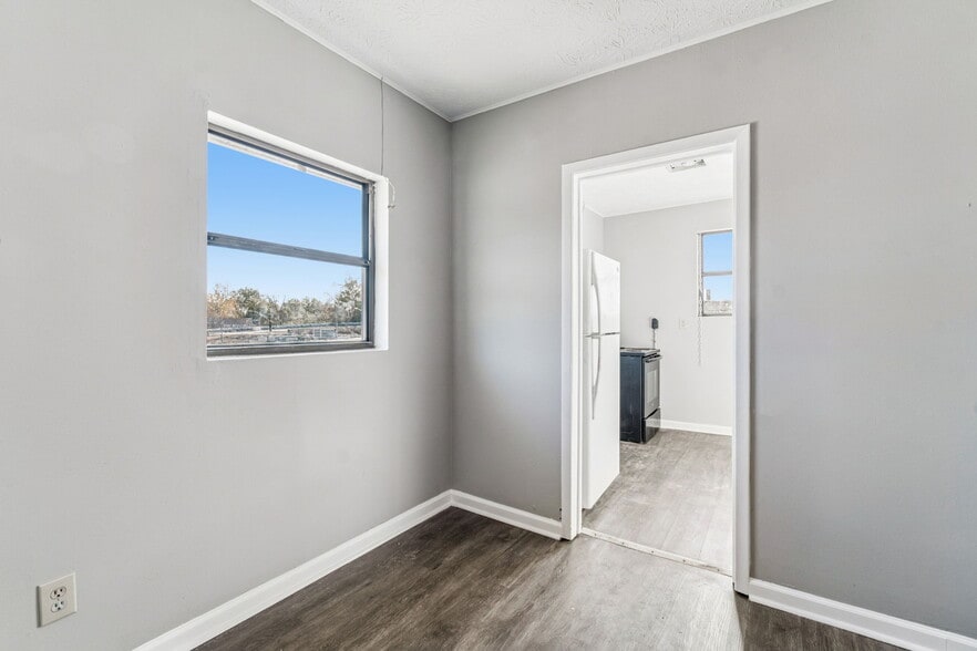 More Photos Of 715 McDuff Ave N, Jacksonville Storefront Retail Residential For Sale