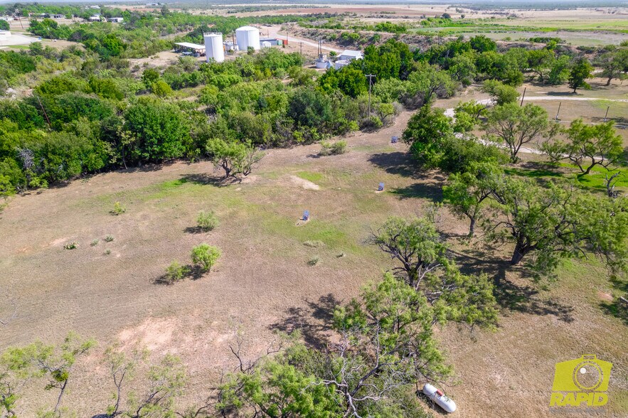More Photos Of 425 Highland Park, Robert Lee Flex For Sale