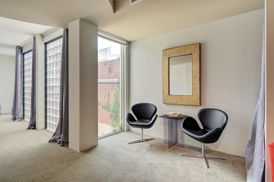 More Photos Of 487 King St, Charleston Loft Creative Space For Sale