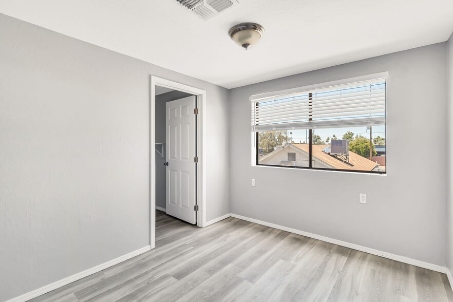 More Photos Of 517 S Lebaron St, Mesa Warehouse For Lease
