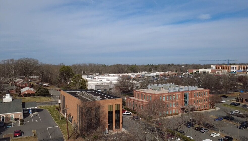 More Photos Of 319 S Sharon Amity Rd, Charlotte Office For Sale