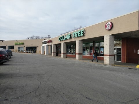 More Photos Of 7600-7610 W Capitol Dr, Milwaukee Unknown For Lease