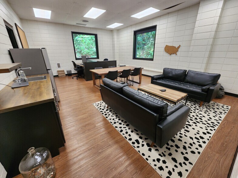 More Photos Of 501 Howell Rd, Greenville Office For Lease