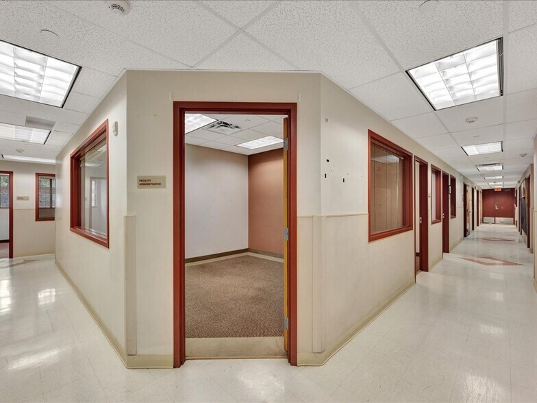 More Photos Of 700 S John Redditt Dr, Lufkin Medical For Sale