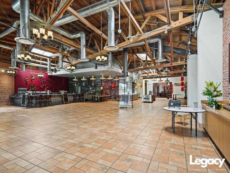 More Photos Of 9540 Washington Blvd, Culver City Restaurant For Lease