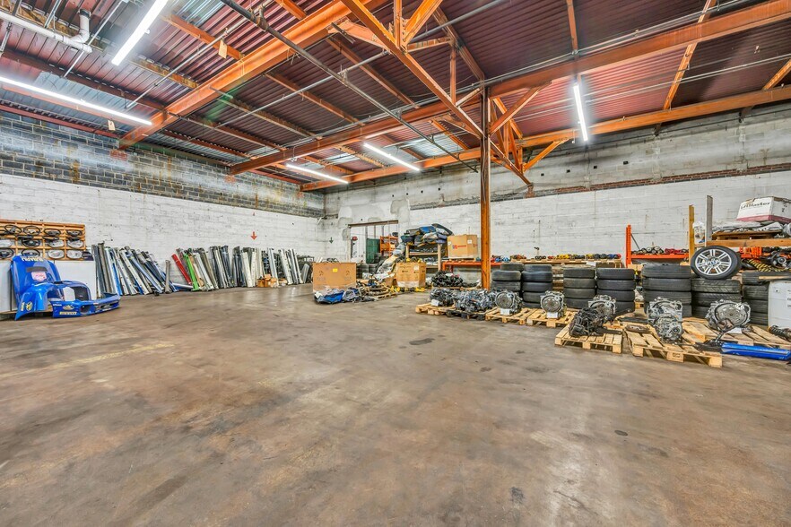 More Photos Of 263-275 Park Ave, East Hartford Warehouse For Lease