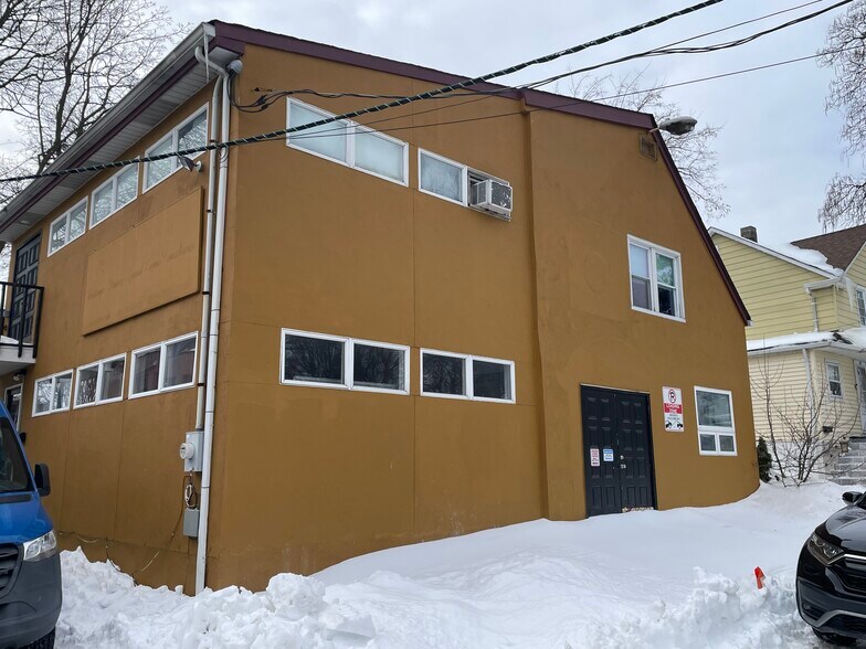 More Photos Of 12 Orchard St, Teaneck Office For Lease