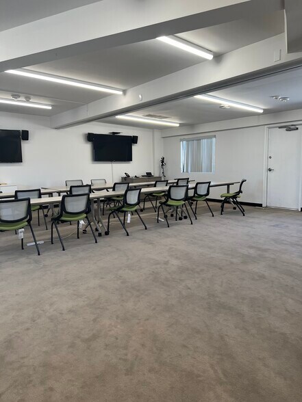 More Photos Of 4111 Lankershim Blvd, North Hollywood Loft Creative Space For Sale
