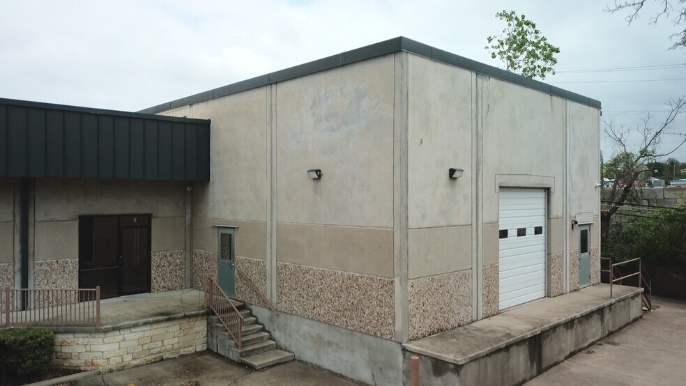 More Photos Of 2010 Windy Ter, Austin Warehouse For Sale