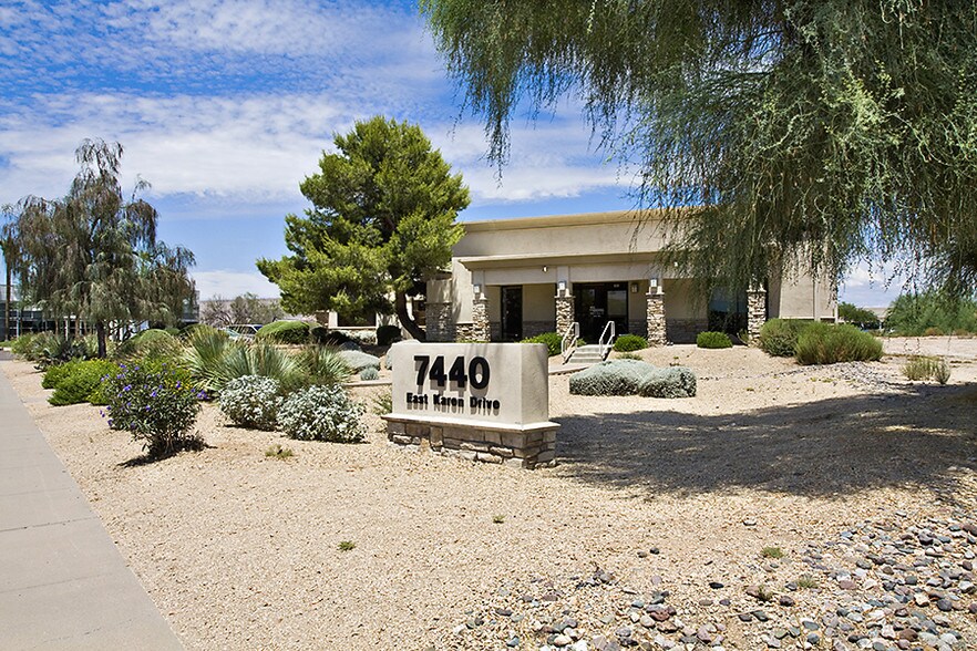 More Photos Of 7440 E Karen Dr, Scottsdale Service For Lease