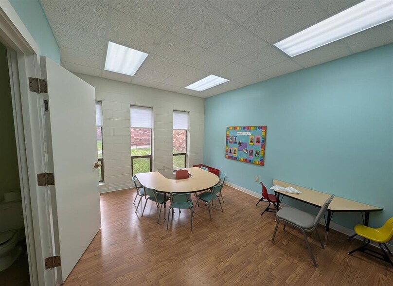 More Photos Of 6400 N University St, Peoria Religious Facility For Lease