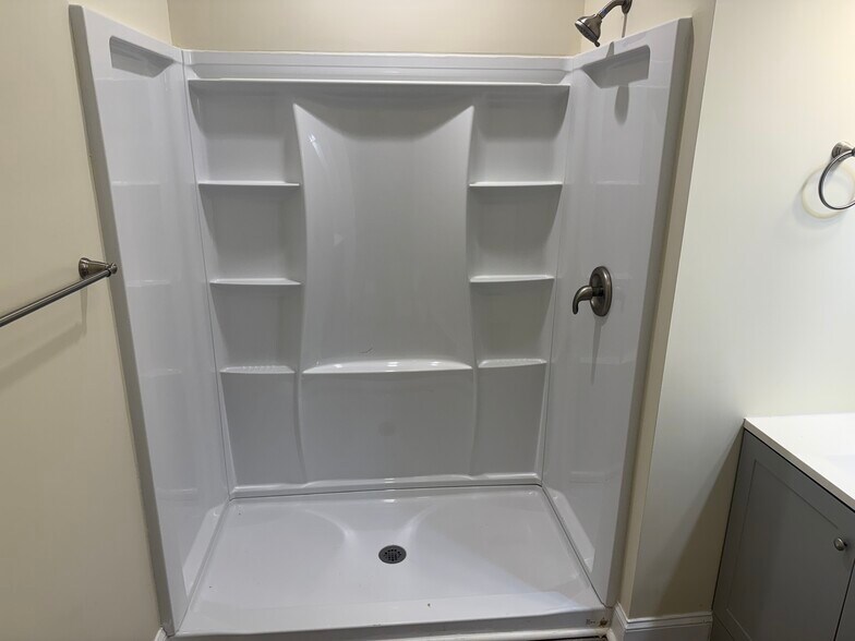 More Photos Of 198 Cowan St, Rutherfordton Apartments For Sale