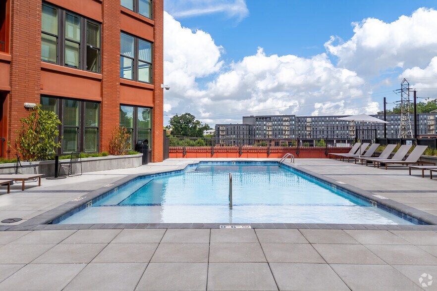 More Photos Of 300 E 36th St, Charlotte Apartments For Lease