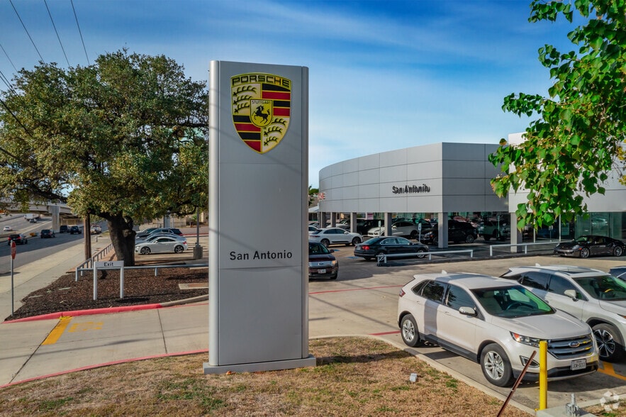 More Photos Of 9455 IH-10 W, San Antonio Auto Dealership For Sale