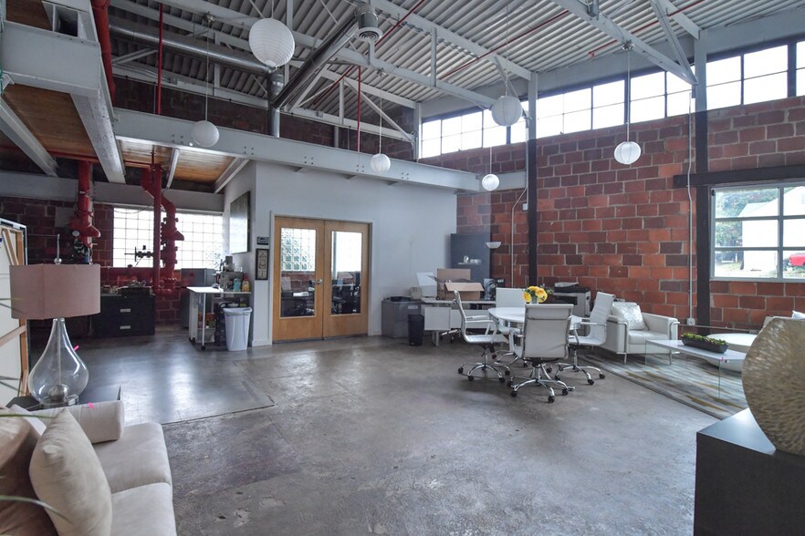 More Photos Of 650 Hamilton Ave SE, Atlanta Unknown For Lease