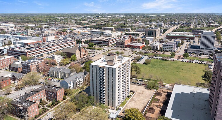 More Photos Of 2 28th St, Newport News Apartments For Sale