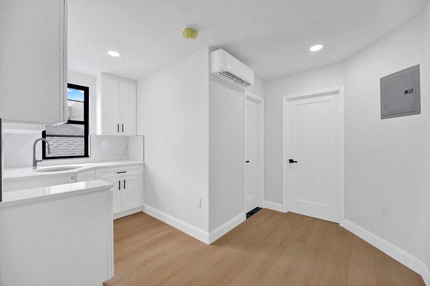 More Photos Of 3013 Brighton 5th St, Brooklyn Apartments For Sale