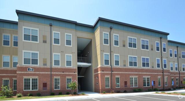 More Photos Of 1220 N King St, Hampton Apartments For Lease