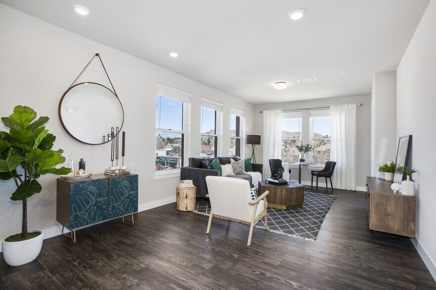More Photos Of 115 wilcox St, Castle Rock Apartments For Lease