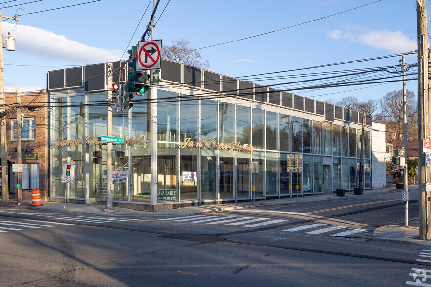 More Photos Of 115 E Main St, Smithtown Storefront For Lease