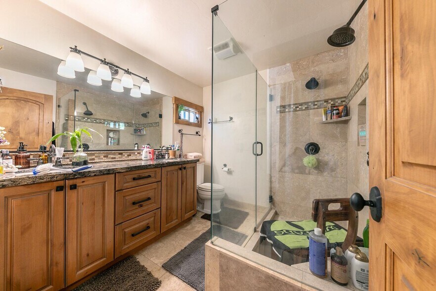 More Photos Of 8393 N Lake Blvd, Kings Beach Showroom For Sale