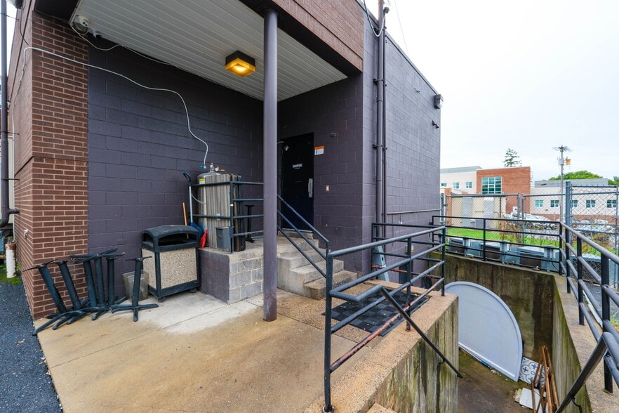 More Photos Of 1007 S Main St, Harrisonburg Restaurant For Lease