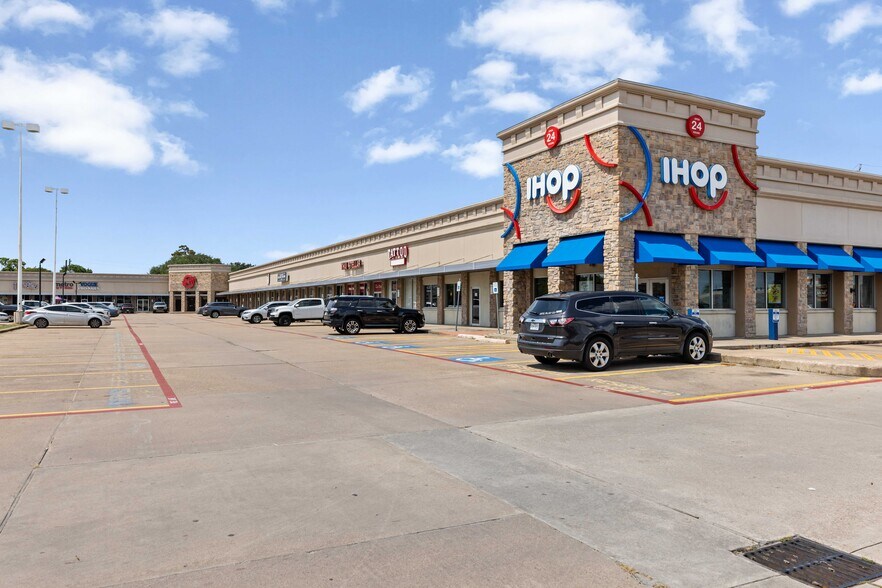 More Photos Of 803 E NASA Rd 1, Webster Unknown For Lease