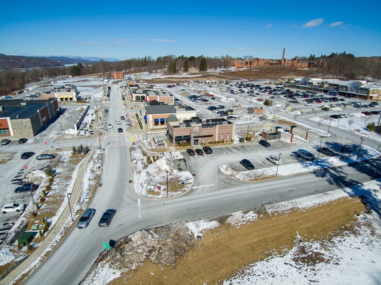 More Photos Of 18 Winslow Gate Rd, Poughkeepsie Fast Food For Sale