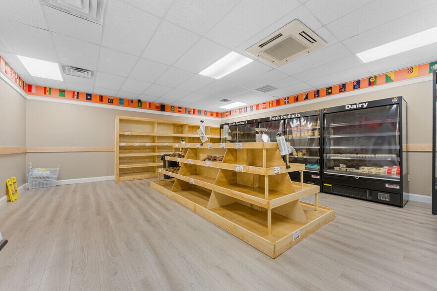 More Photos Of 628 Belmont St, Brockton Freestanding For Sale