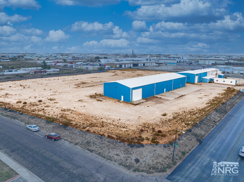 More Photos Of 1551 Laredo Dr, Odessa Warehouse For Lease