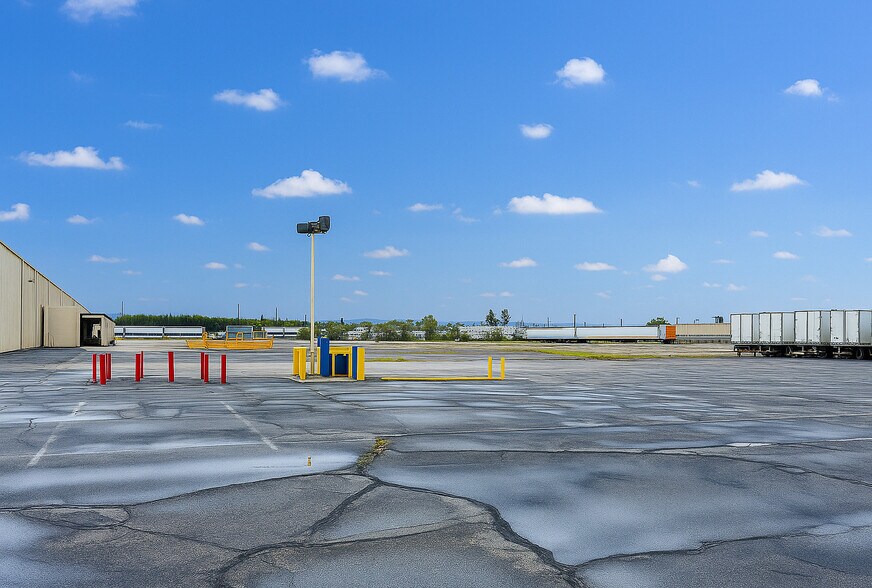 More Photos Of 1301-1345 E Lexington Ave, Pomona Warehouse For Sale