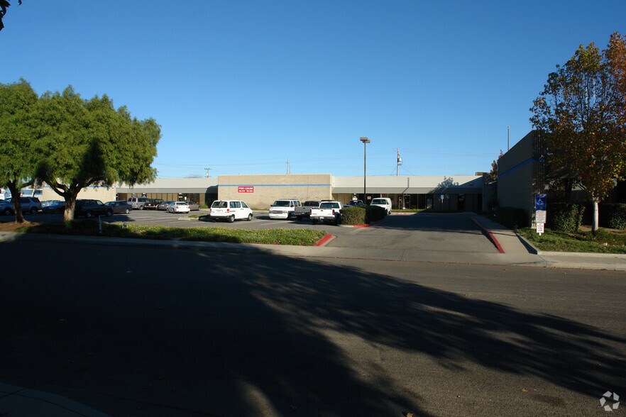 More Photos Of 402 Farnel Rd, Santa Maria Light Manufacturing For Sale