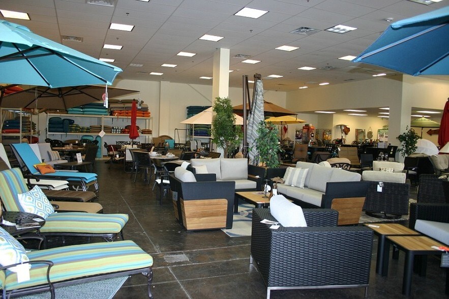 More Photos Of 2801 E Southlake Blvd, Southlake Freestanding For Sale