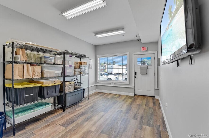 More Photos Of 365 Ann St, Newburgh Office For Sale
