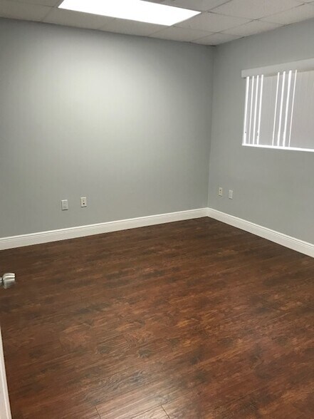 More Photos Of 6221 Pembroke Rd, Hollywood Office For Lease