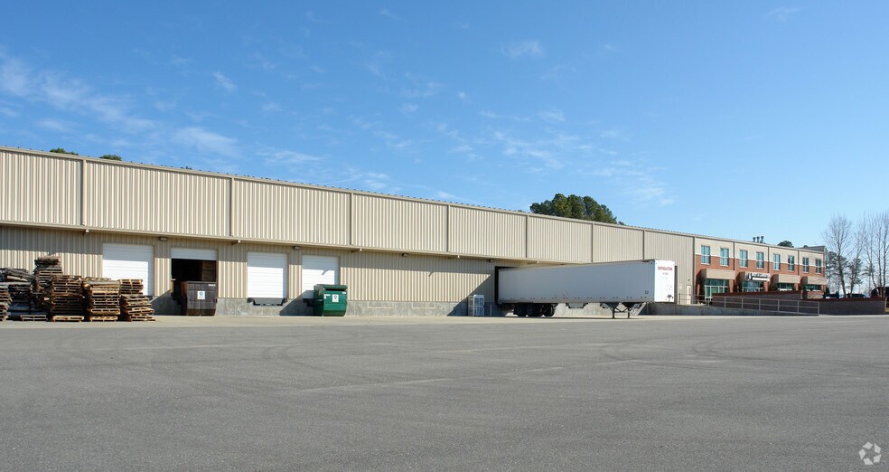 More Photos Of 2815 Carolina Commerce Dr, Goldsboro Research And Development For Lease