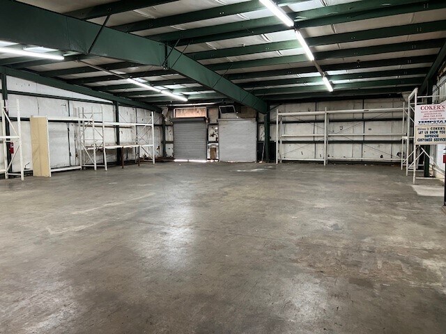 More Photos Of 296 Richey Rd, Pelzer Showroom For Lease