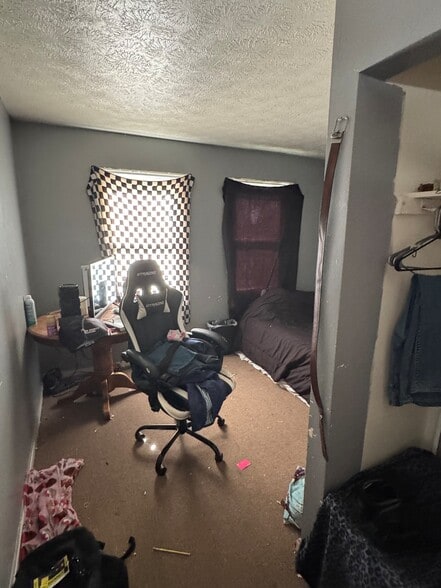 More Photos Of 509 Last Resort Ct, Cumberland Multifamily For Sale