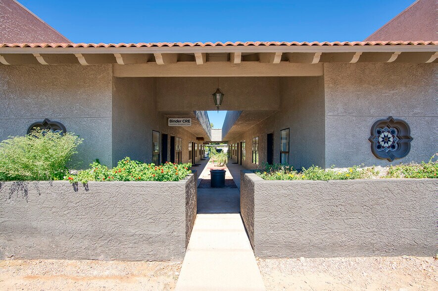 Primary Photo Of 1050 E University Dr, Mesa Office For Lease