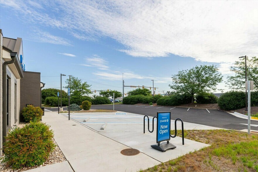 More Photos Of 25 Banks Ford Pky, Fredericksburg Bank For Sale