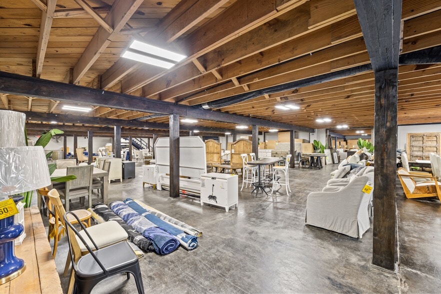 More Photos Of 764 E Seventh St, Lexington Warehouse For Sale