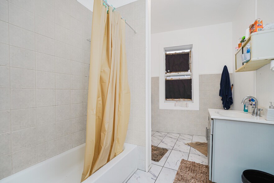 More Photos Of 419 Jersey St, Staten Island Storefront For Sale