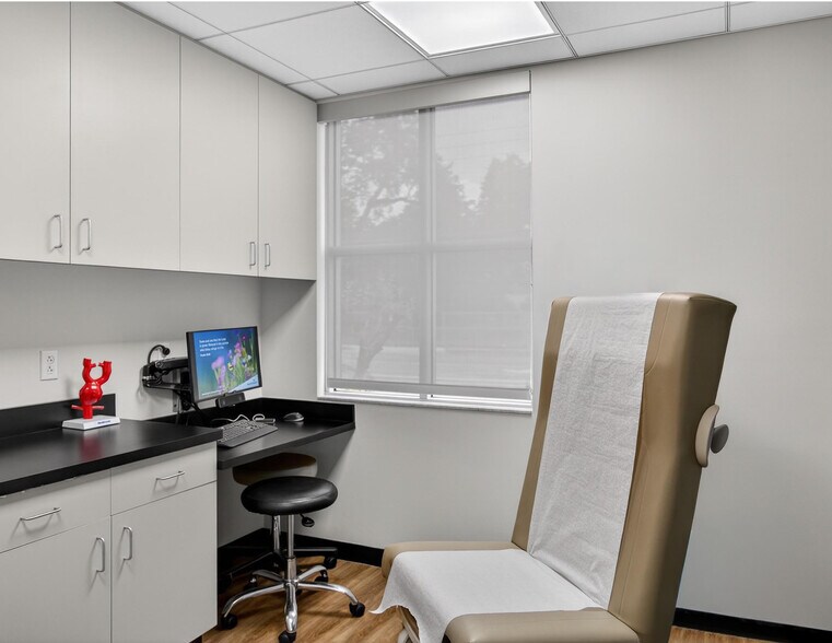 More Photos Of 80 W Michigan St, Orlando Medical For Sale