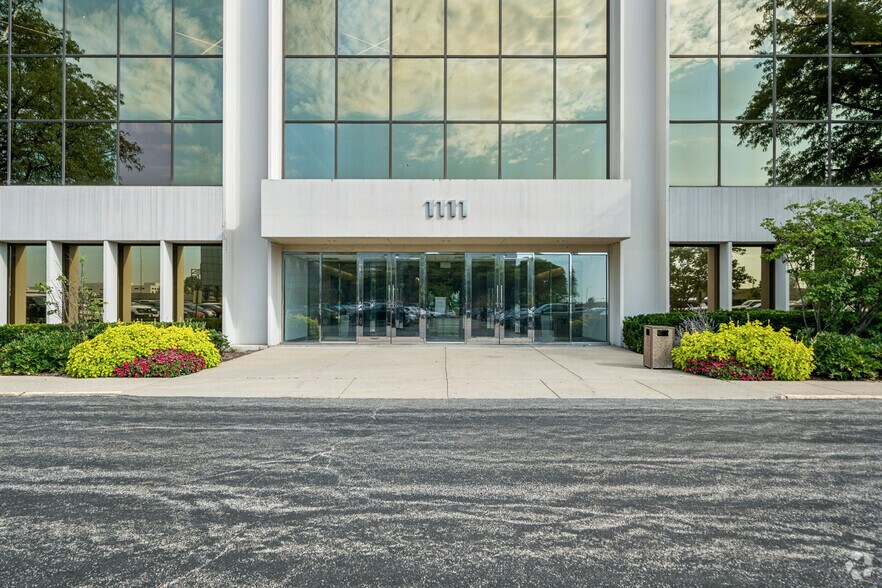 More Photos Of 1111 E Touhy Ave, Des Plaines Office For Sale