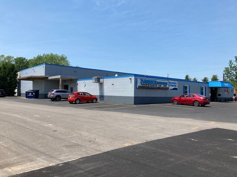More Photos Of 5727 S Park Ave, Hamburg Warehouse For Sale