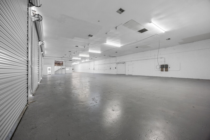 More Photos Of 128 Tomahawk Dr, Indian Harbour Beach Warehouse For Sale