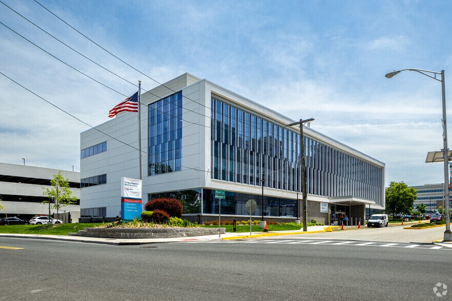 More Photos Of 200-226 Williamson St, Elizabeth Medical For Lease